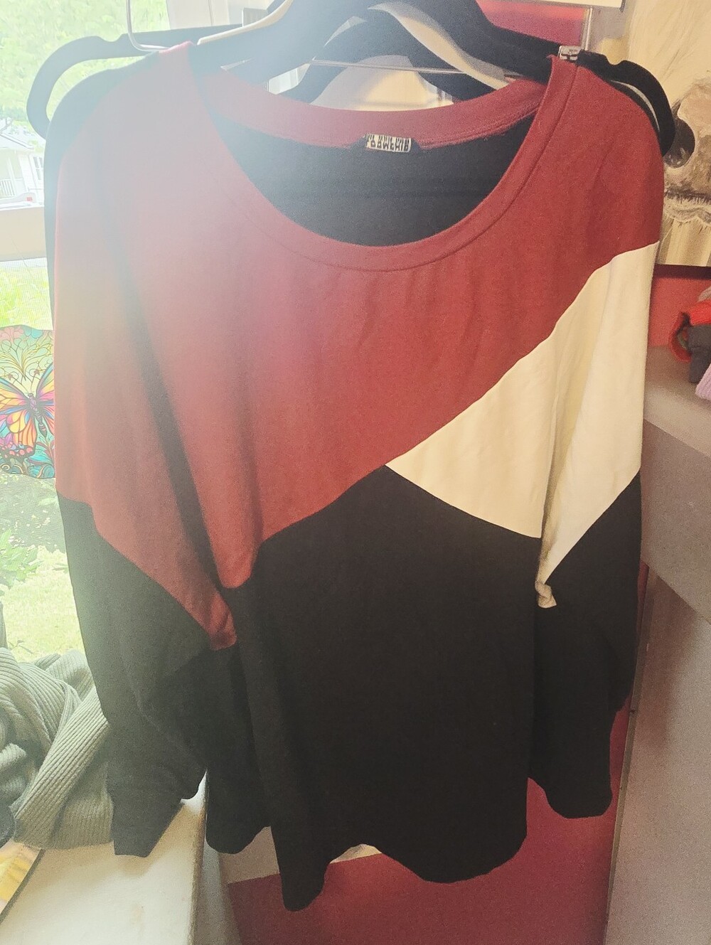 BloomChic Colorblock Crewneck Long Sleeve Tunic Top- Red, White & Black - Picture 4 of 9